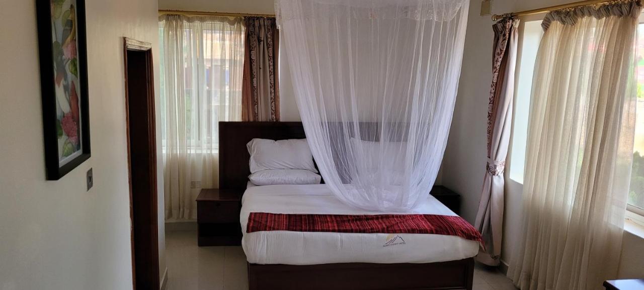 Glory Summit Hotel Hoima Exteriér fotografie